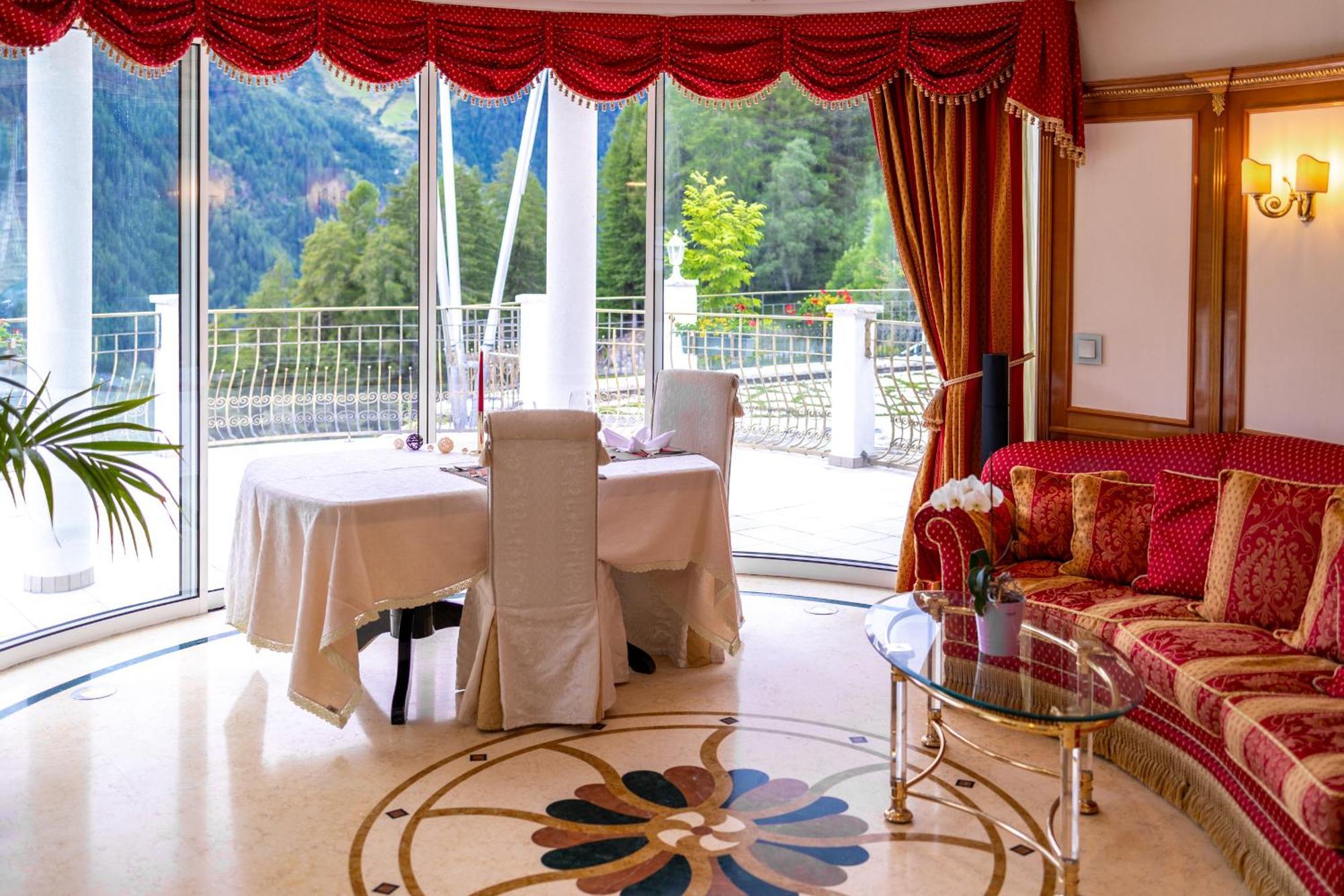 B&B Das Land-Palais - Private Mountain Hideaway Selva dei Molini Buitenkant foto