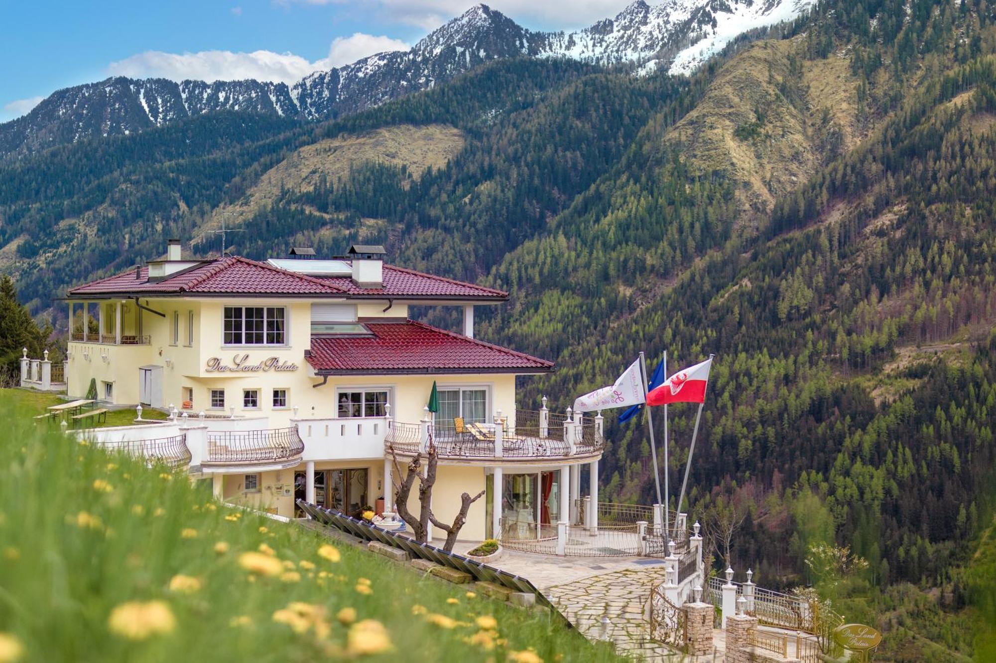 B&B Das Land-Palais - Private Mountain Hideaway Selva dei Molini Buitenkant foto